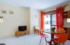 3 min walking to Peneco Beach Albufeira , Apart + pool + wifi
