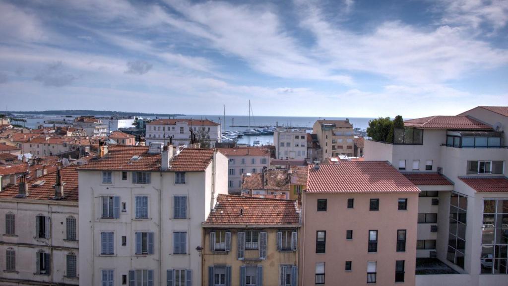 3 pièces 4 étoiles Vue Mer Parking Fibre 500m Palais Festivals 4ème 17 Rue Edith Cavell, 06400 Cannes