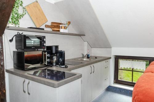 3-Raum-FeWo-fuer-5-Personen-1-Aufbettung-auf-Ruegen