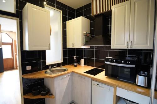 3-room separate unit in Sceaux (80 sq.m/860 sq.ft)
