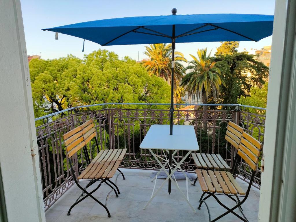 3 rooms, 2 bathrooms, in a villa. Lightfull, quiet and charm 12 Rue Mozart, 06400 Cannes