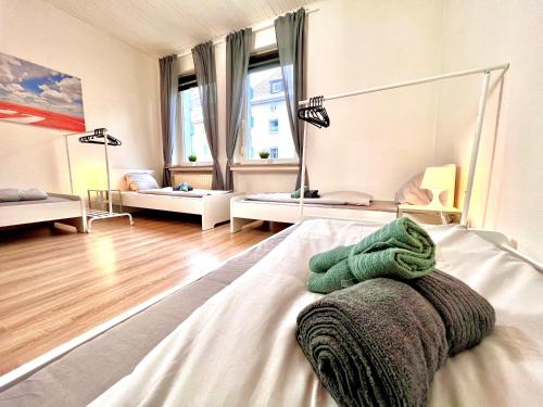 3 Zi. Apartment mit 6 Betten, Küche, zentral gelegen, 7 min zur A1