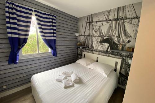 33m With Garden Center Near The Beach
