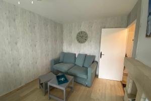 33m With Garden Center Near The Beach