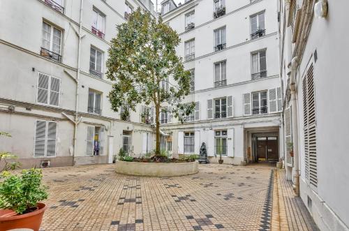 35 - Urban Montmartre