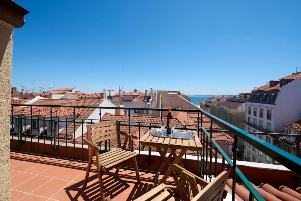 Appartement 360º Rooftop Lisbon and River View 46 Rua da Conceição 6th floor 1100-152 Lisbonne