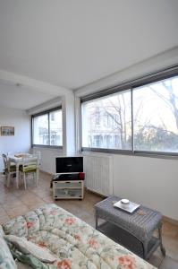 Appartement 37 m very bright - quiet - central area 385 Rue Paradis 13008 Marseille Provence-Alpes-Côte d\'Azur