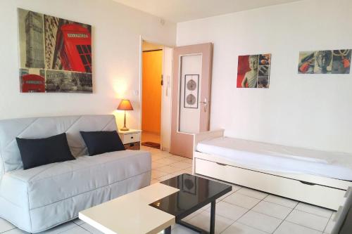 38m with loggia close to the beach