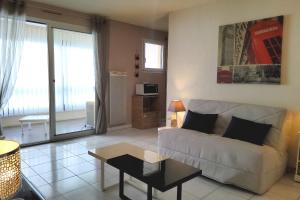38m with loggia close to the beach