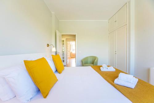 3BR Apartment with Balcony and Free Parking by LovelyStay