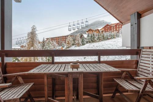 4 bedrooms appartement with city view furnished balcony and wifi at L'Alpe d'huez