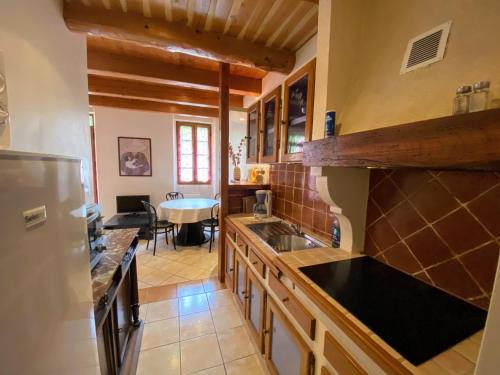 Appartement Appartement 4 pers plein centre ville, wifi, balcon 12 Place de la Fontaine Laragne