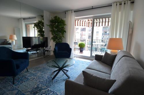 Appartement Appartement 4 personnes avec parking Nice le Port Place des Cigalusa Batîment le Virginie 31 Rue Barla Nice