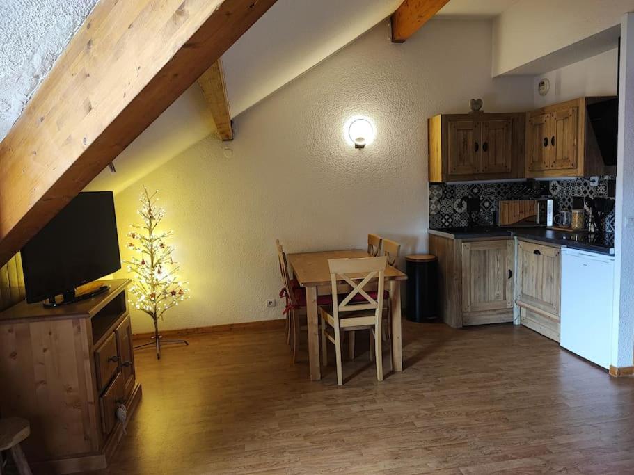 Appartement Appartement 4 personnes Puy Saint Vincent 1800 pieds des pistes Résidence le Parc aux Étoiles bat A-B La Tartarasse, 05290 Puy-Saint-Vincent