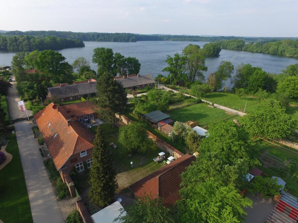 4 Sterne Wohnen \ 12 Jungfernort Zum alten Forsthof, 23701 Eutin