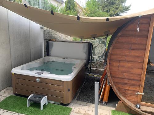 4 * Wohnung SPA Whirlpool & Sauna in Seenähe