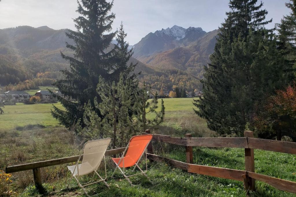 40m with garden and nice view on the valley 495 Route de Rochebrune, 05220 Le Monêtier-les-Bains