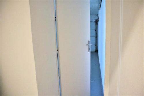 5 mn Zenith Grande Halle Auvergne,pied de Gergovie,Garage,Netflix