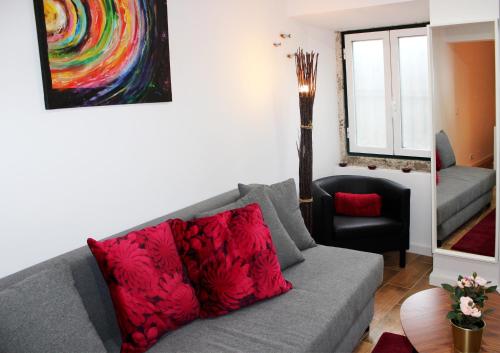 * 5 Star Apartment in Historic District * walk 2 Alfama!