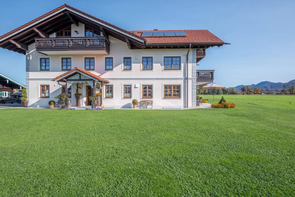 Appartement 5 Sterne Ferienwohnung Sissi Luft 21 83236 Übersee