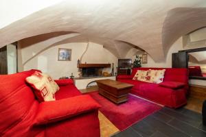 54 M With Garden In The CenterNear The Slopes