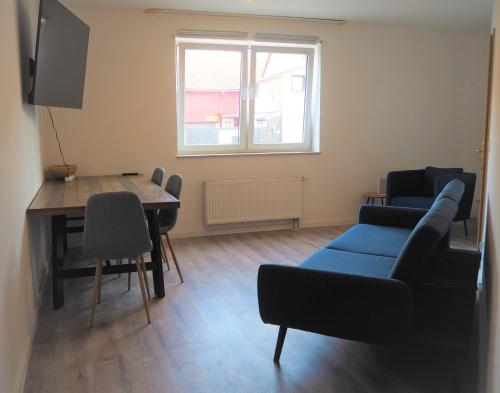 58-Zoll SmartTV & Kaffeevollautomate nahe Campus