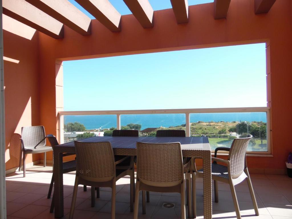 Appartement Appartement 6 personnes Algarve Front de Mer Praia Da Rocha Sitio dos Tres Castelos Urb. Litoral Mar, Lote 9, Appt 44, 8500-353 Portimão