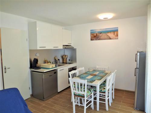 Appartement Appartement 6 personnes totalement rénové avec piscine 6 Rue Henri de Bournazel Le Verdon-sur-Mer