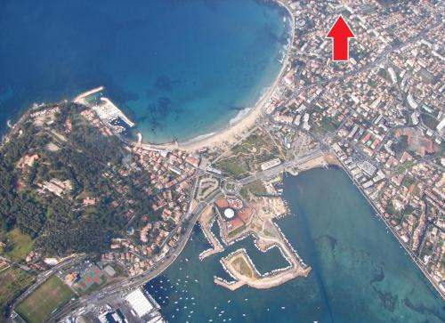 60 m2 , 2 chambres, très calme, plage et commerces à 3 minutes à pied, WIFI fibre optique et parking gratuit
