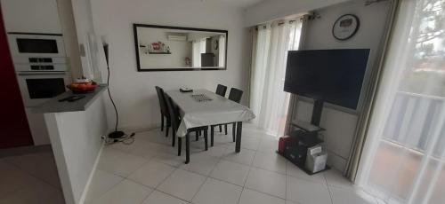 63 m very bright with beautiful sea view
