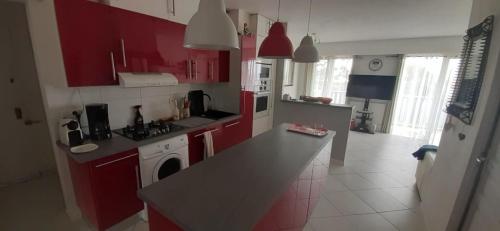 63 m very bright with beautiful sea view
