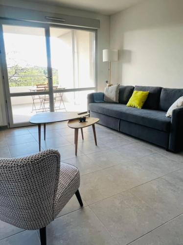 65 m with terrace in a modern residence