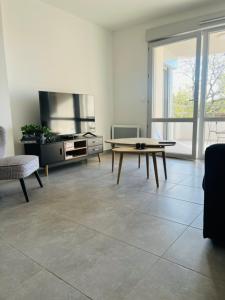 65 m with terrace in a modern residence