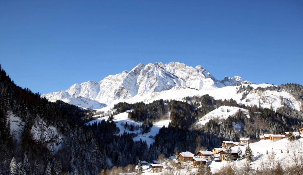 Appartement 65m2 - balcon et vue sur les Aravis D909 Résidence Les Alpages 73590 La Giettaz