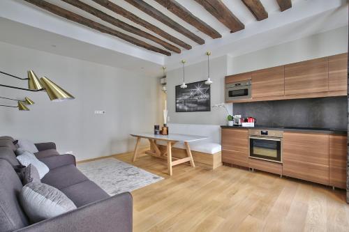 70 - Authentic Parisian Flat