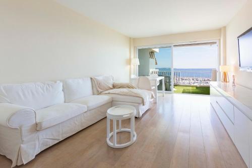 Appartement 70 m2 face à la mer, dernier étage, au bord des plages Cannes france