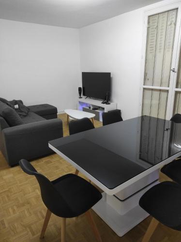 Appartement 70m² Pierrelatte Cosy, NETFLIX+WIFI Pierrelatte france