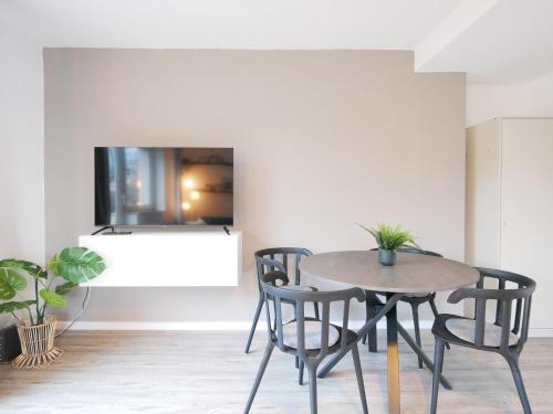 75 m2, zentral, Küche, Balkon, Parkplatz