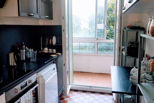 76m tout confort avec 2 Balcons - centre-ville