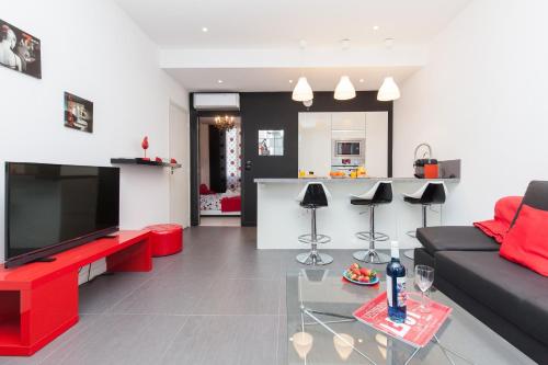 7e Art 2 pièces 3 étoiles calme plein centre Cannes 5mn plages et Palais