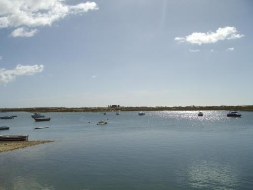 800m from the boat to Praia das Cabanas, with Pool, Terrace, Wifi and aircon