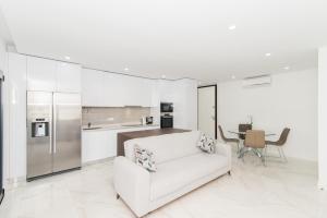 800m from the boat to Praia das Cabanas, with Pool, Terrace, Wifi and aircon