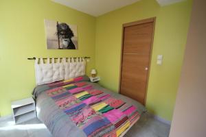 80m de la plage Appartement climatisé plein sud au rdc d'une maison 1 chambre 4 couchages terrasse et cour LXTURBOT7