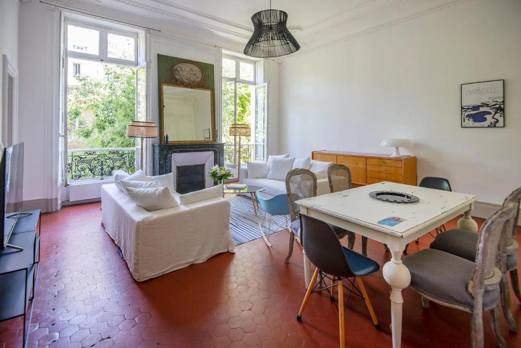 Appartement 80m with garden view near the Old Port 111 Rue Saint-Jacques 13006 Marseille