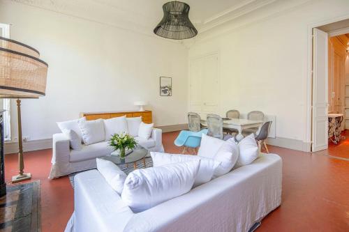 80m with garden view near the Old Port