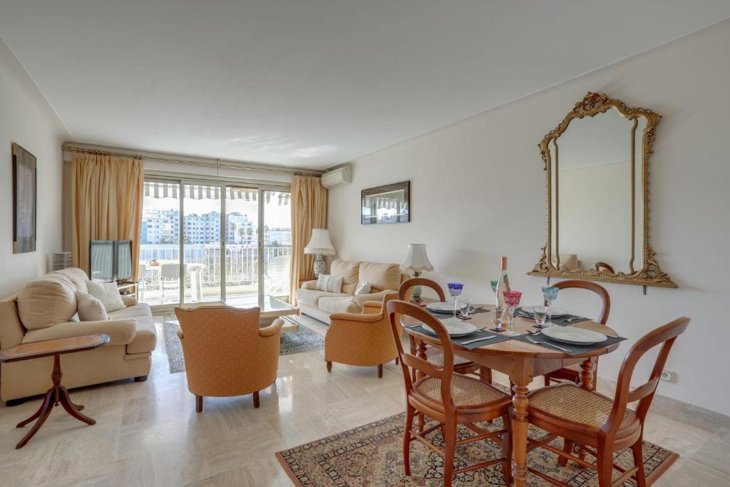 Appartement 85 sqm 3 Bdrm Apartment Pointe Croisette-Beaches by Olidesi 45 Avenue de Lérins Les Goélands 06400 Cannes