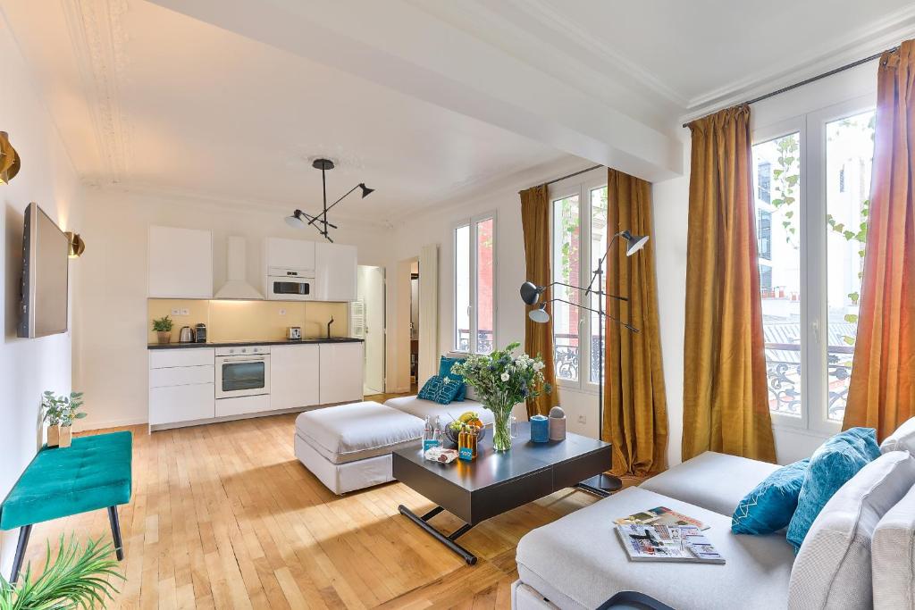 99 - Urban Fabulous 6 Bedrooms Rue du Faubourg Saint-Martin 89, 75010 Paris