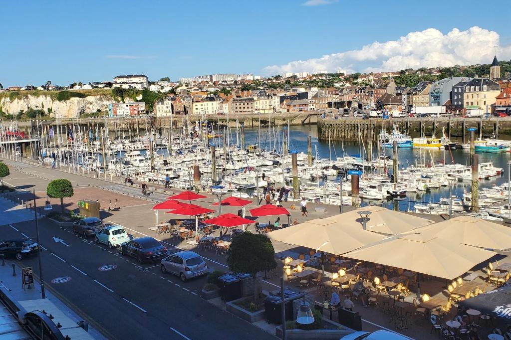 A 2 pas de l'EAU 3EME ETAGE 13 Quai Henri IV, 76200 Dieppe