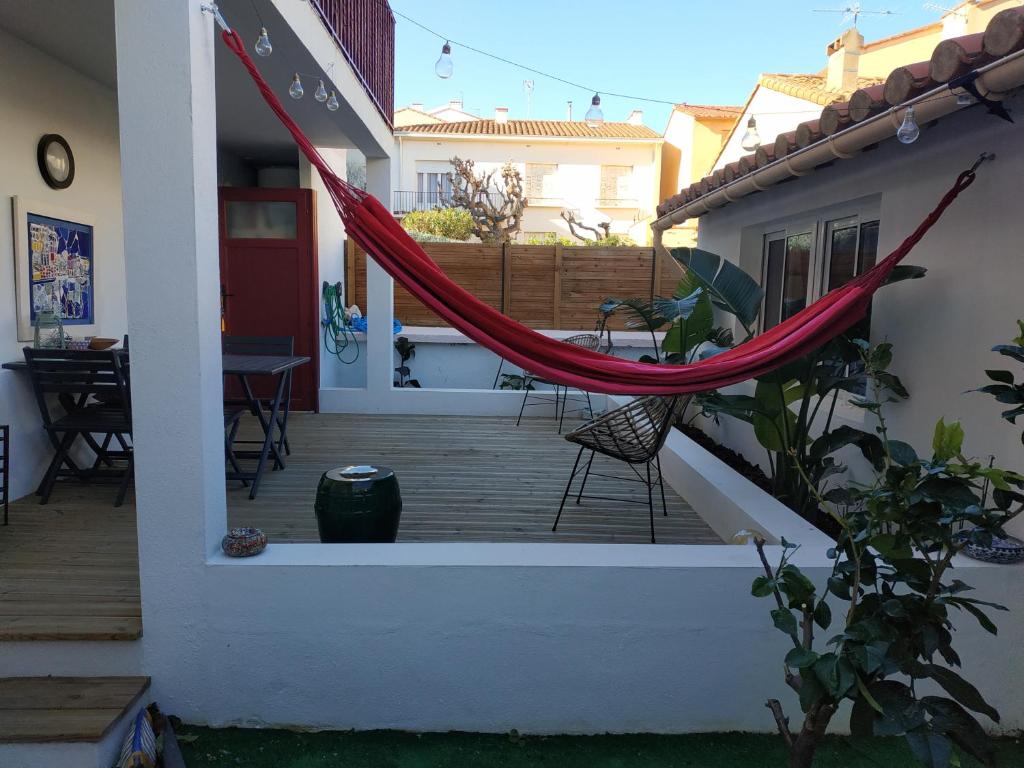 Appartement a 2 pas du port, rez de jardin, Port love 6 Rue du Onze Novembre 66660 Port-Vendres