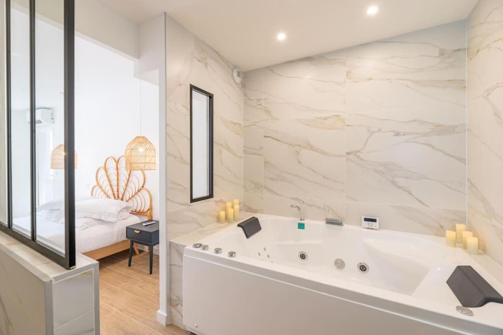 A/C & BALNEO in of Carré d'Or NICE #RENOVATED 19 Rue Masséna, 06000 Nice